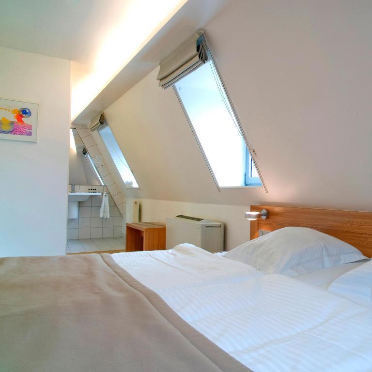 Standard Double Room,9530036:JPEG