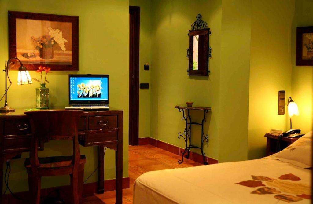 Double or Twin Room,520744302:JPEG