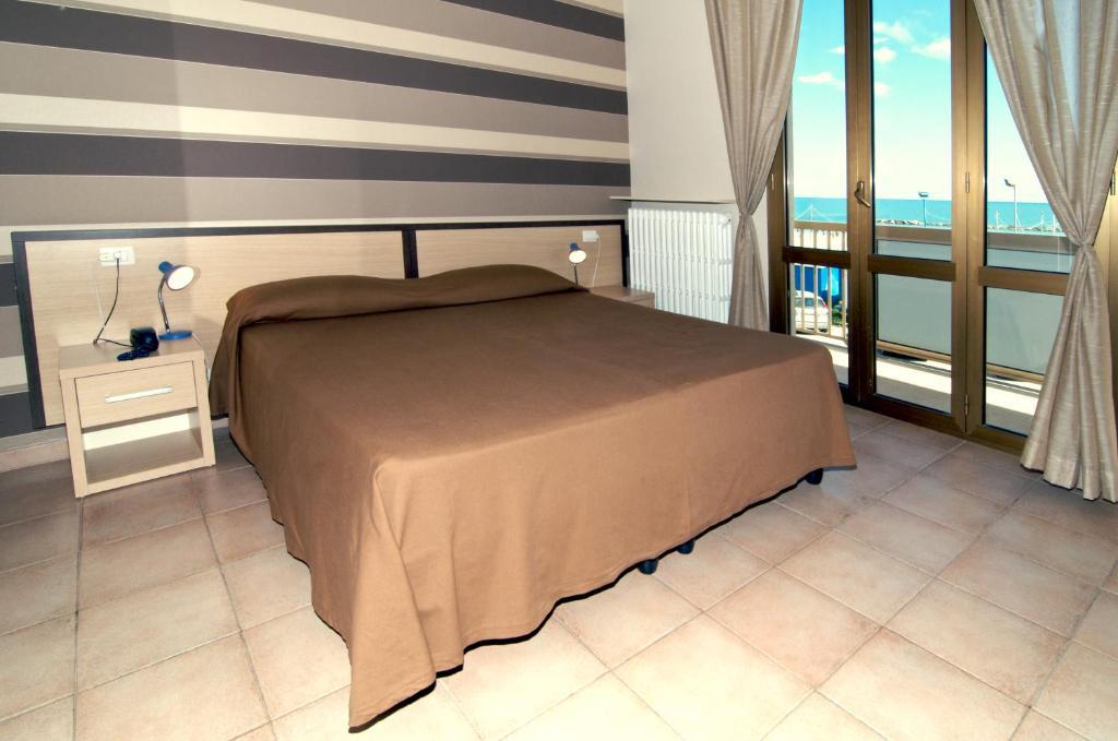 Double or Twin Room Terrace Sea View,261872841:JPEG
