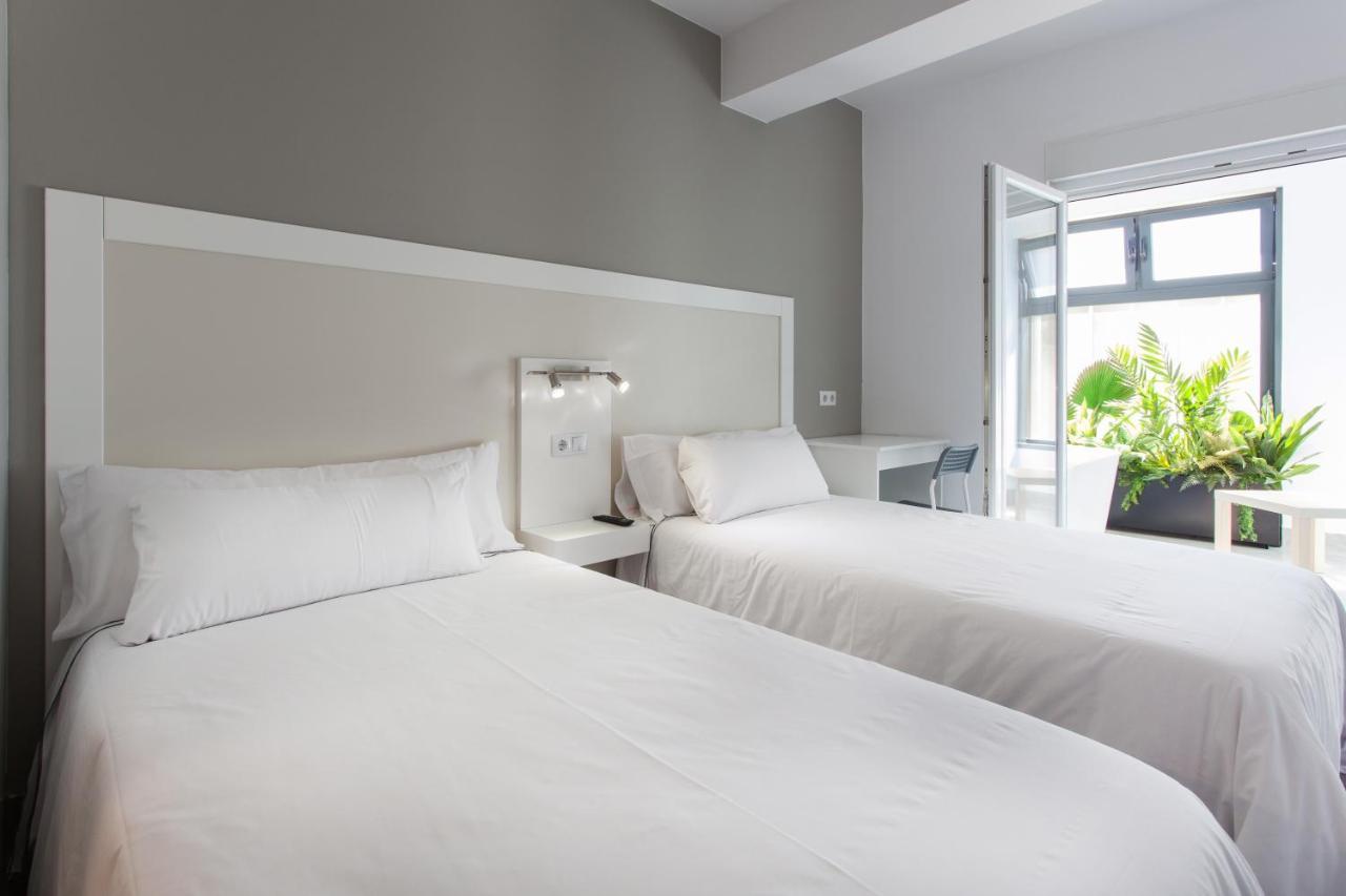 Basic Double or Twin Room Bath
