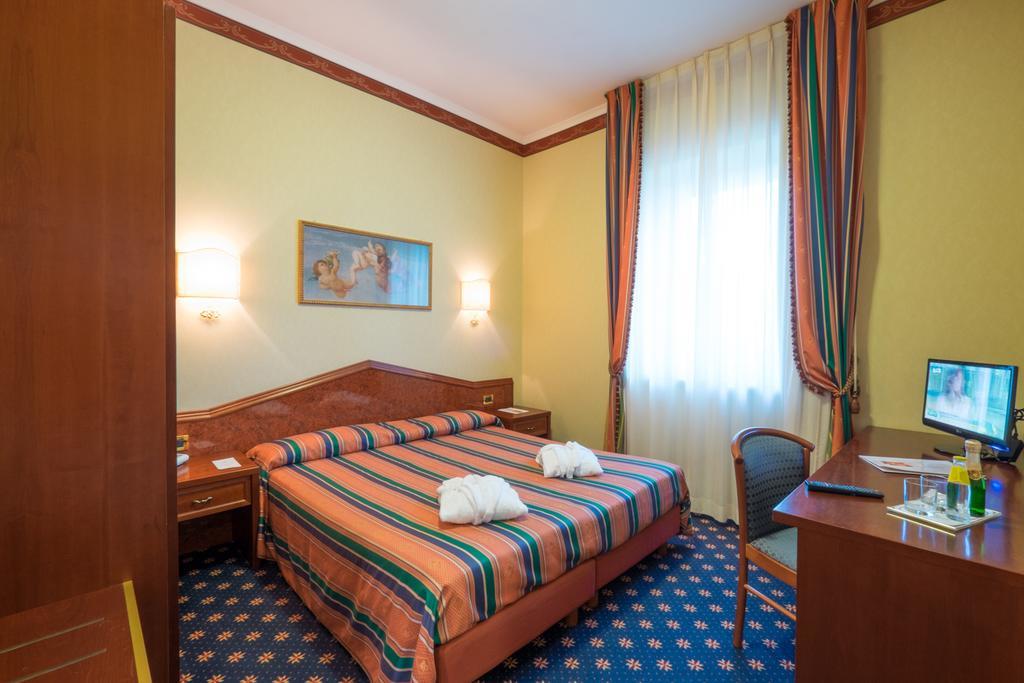 Classic Double or Twin Room,114194693:JPEG