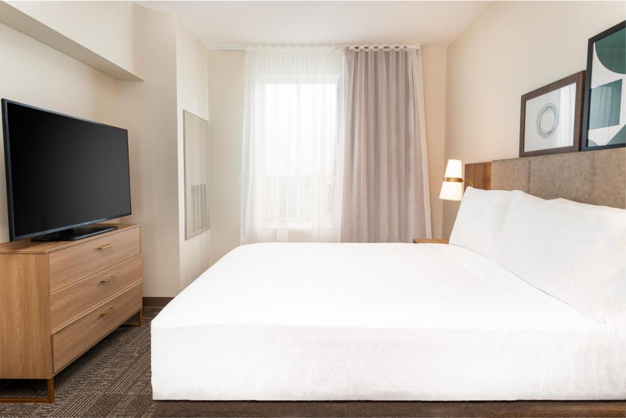 One-Bedroom King Suite