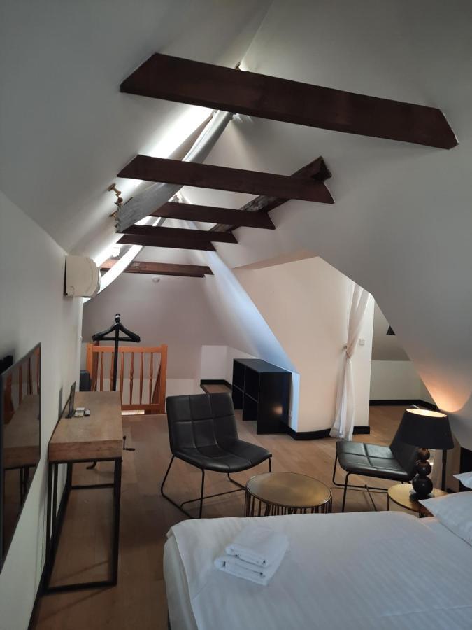 Attic Double Room without Lift,1141500910:JPEG
