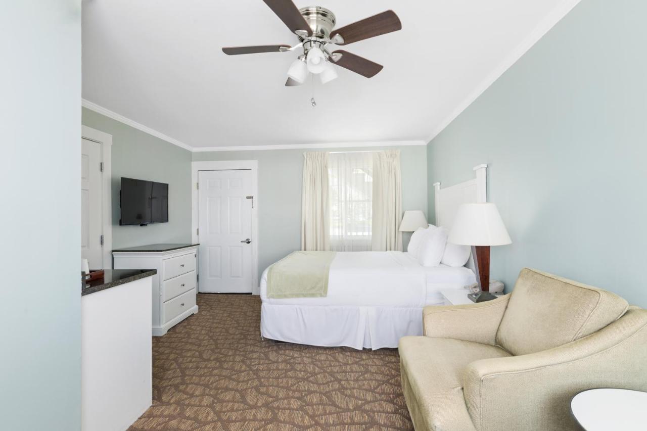 Garden Grove Deluxe Queen