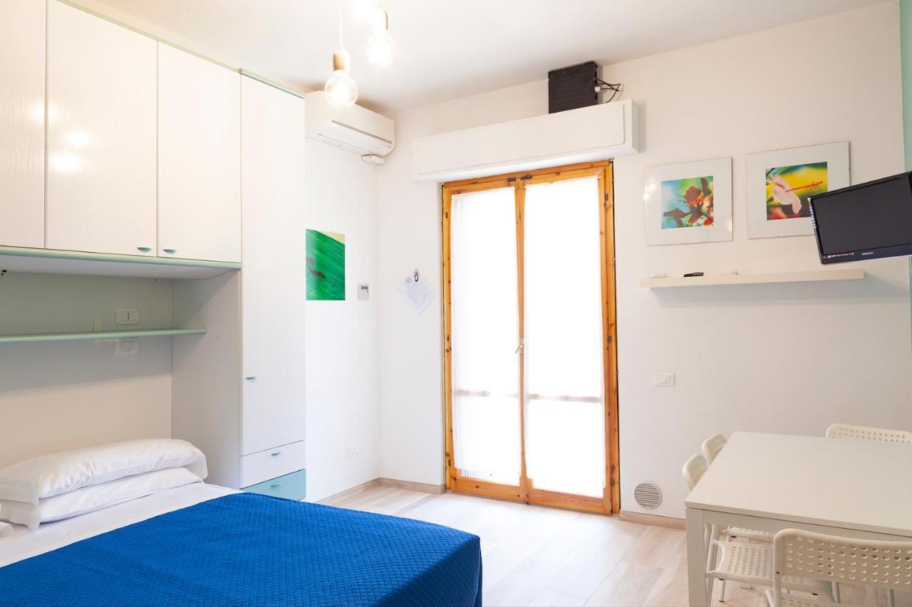 One-Bedroom Apartment,1141692124:JPEG