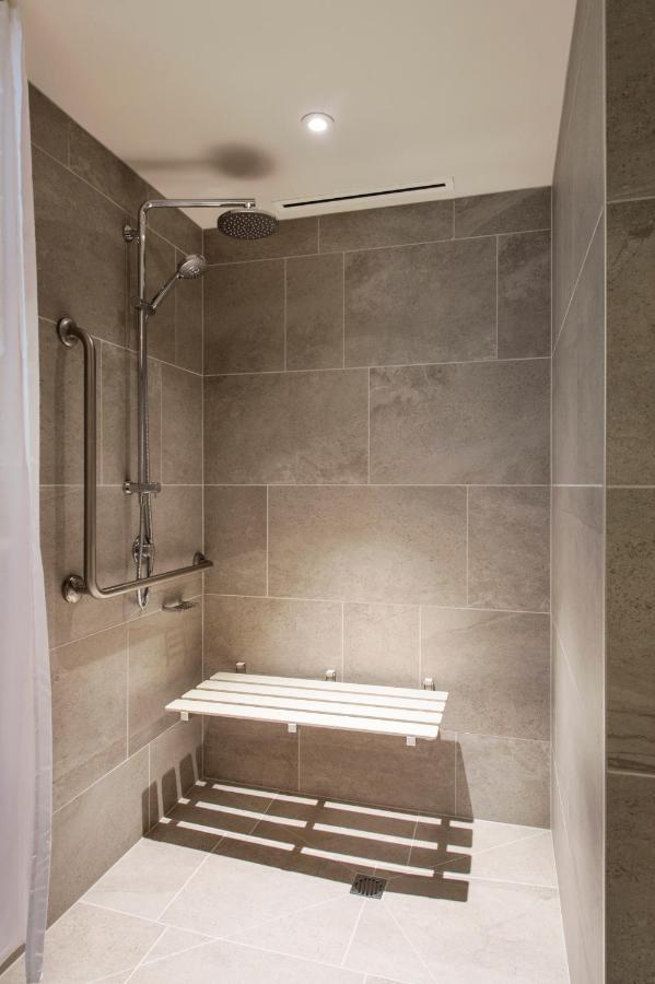 Grand King Accessible Room