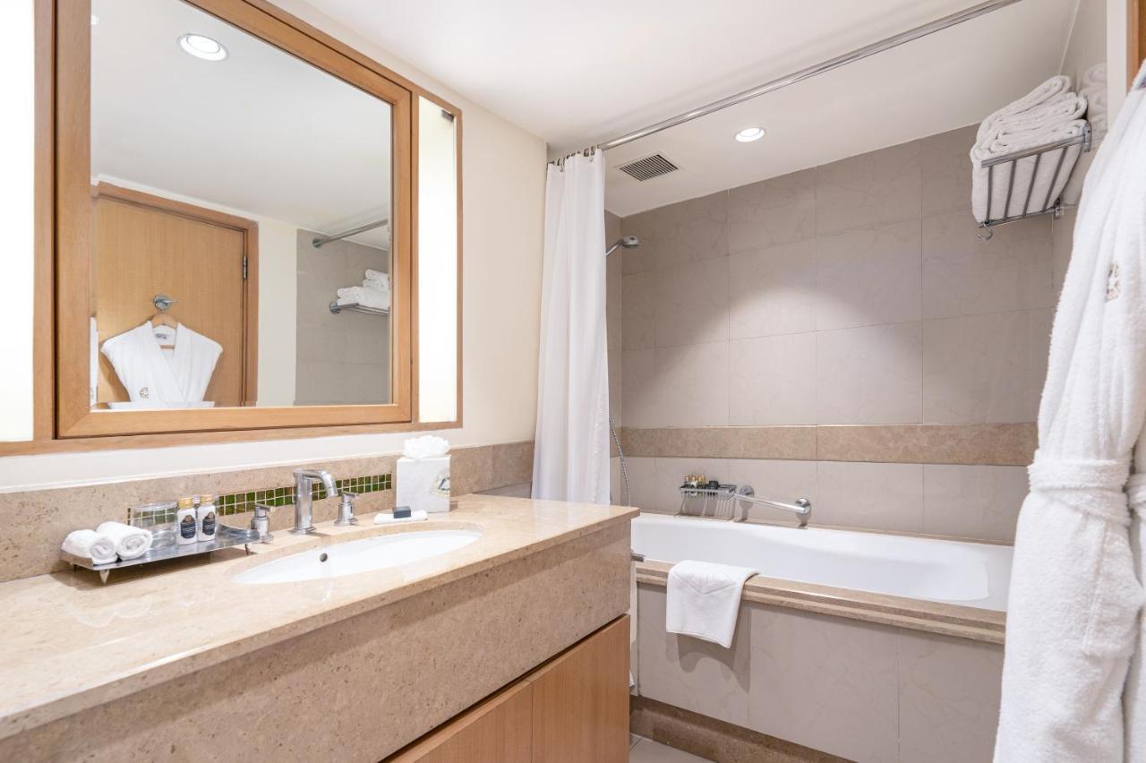 Two-Bedroom Apartment City View