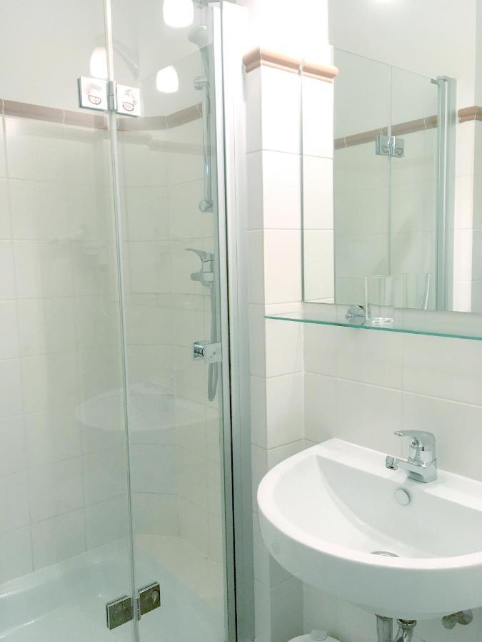 Single Room Shower