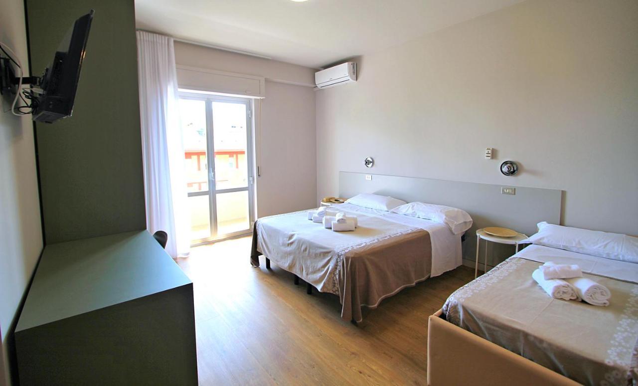 Triple Room,1142636761:JPEG
