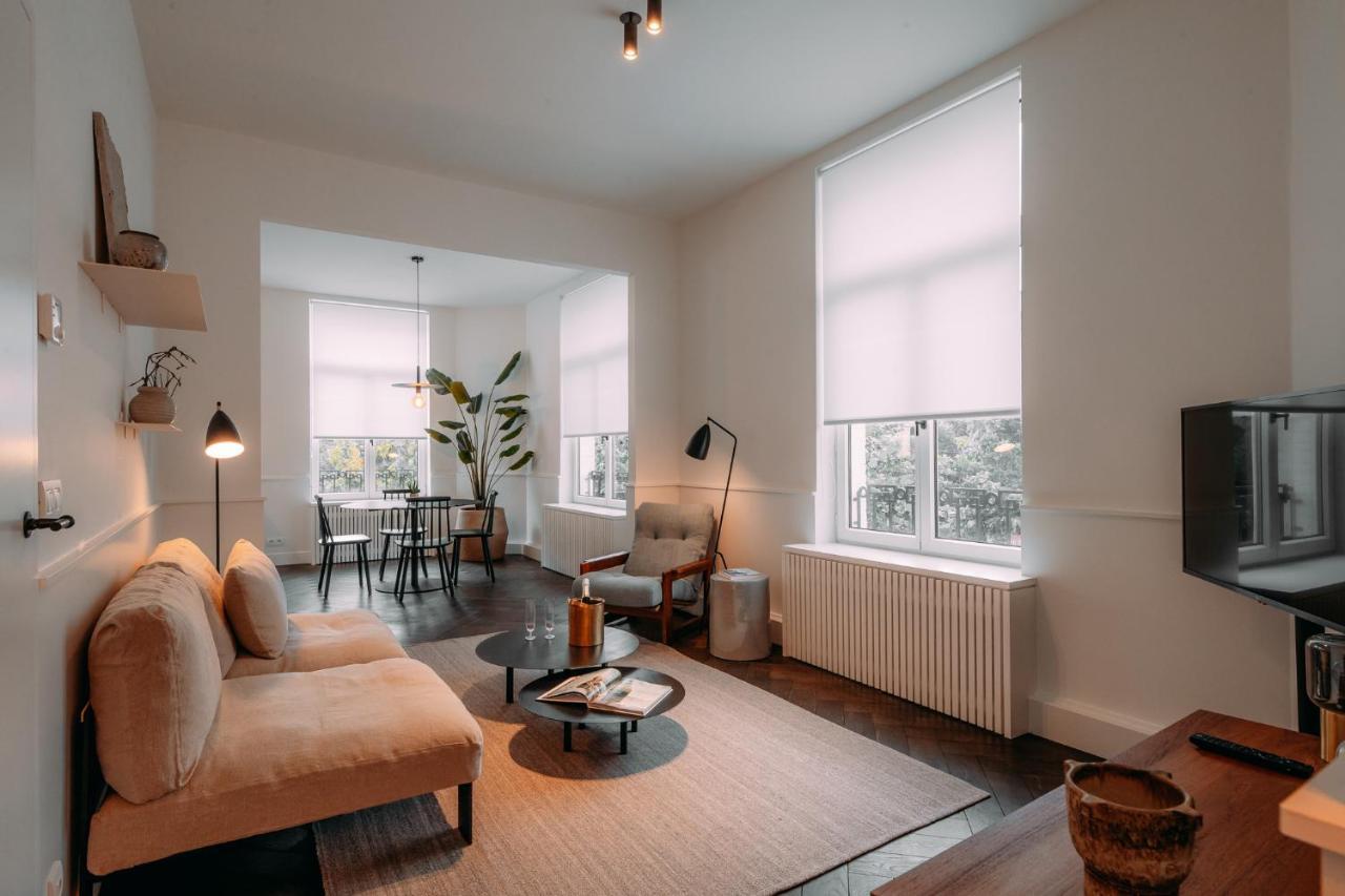 One-Bedroom Apartment,1142826916:JPEG