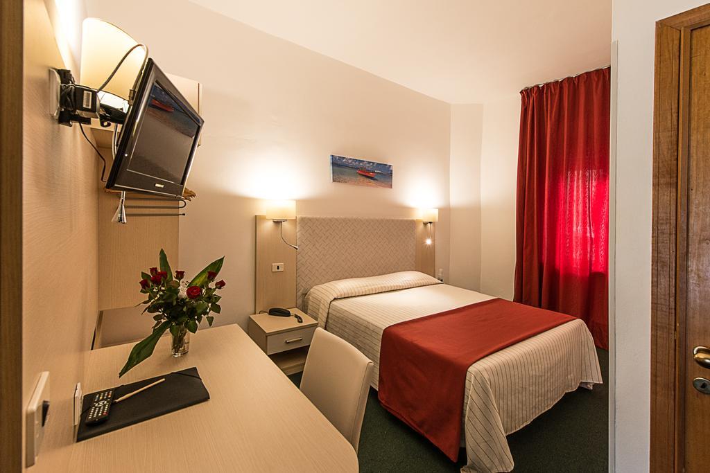 Double or Twin Room,1742798409:JPEG