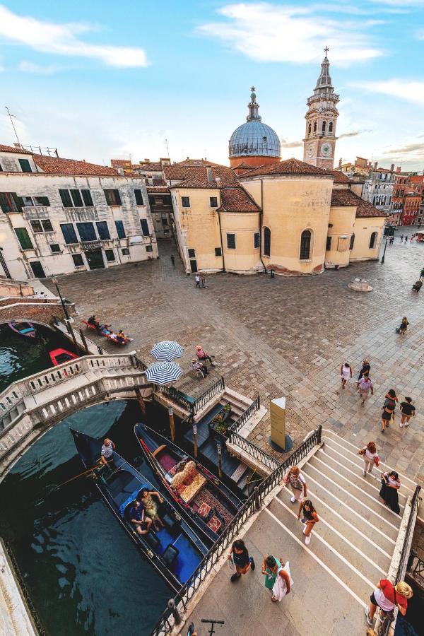 Suite Balcony Canal View