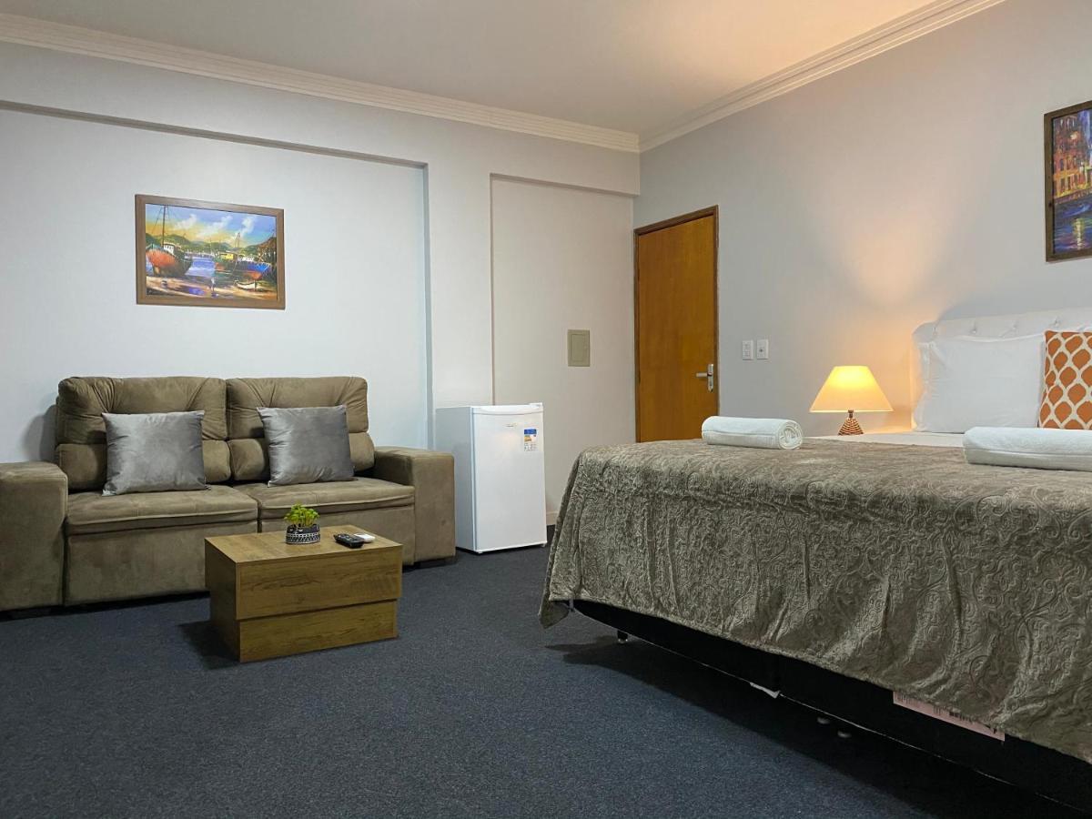 Deluxe King Suite,1143365599:JPEG