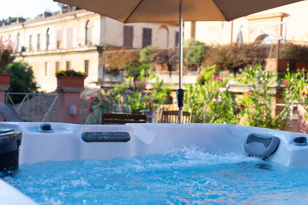 Superior Studio Jacuzzi,1146339544:JPEG