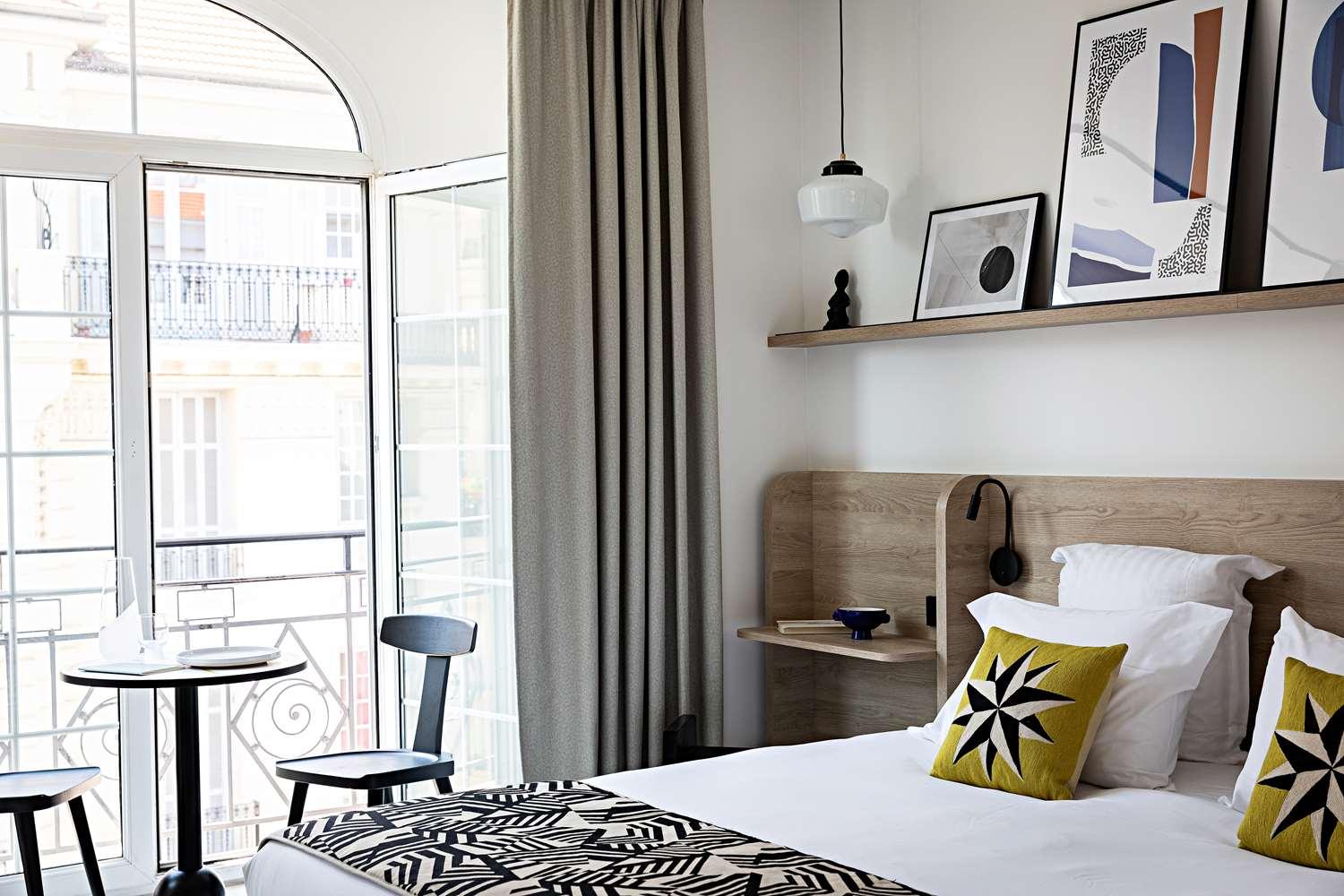 Family Adjacent Rooms
