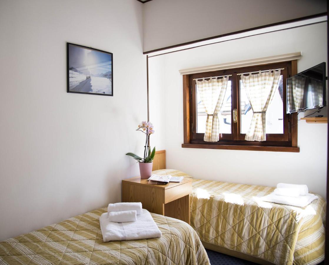 Small Twin Room,762870172:JPEG
