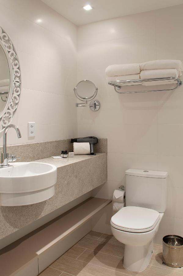 Quarto com Cama de Casal ou 2 de Solteiro