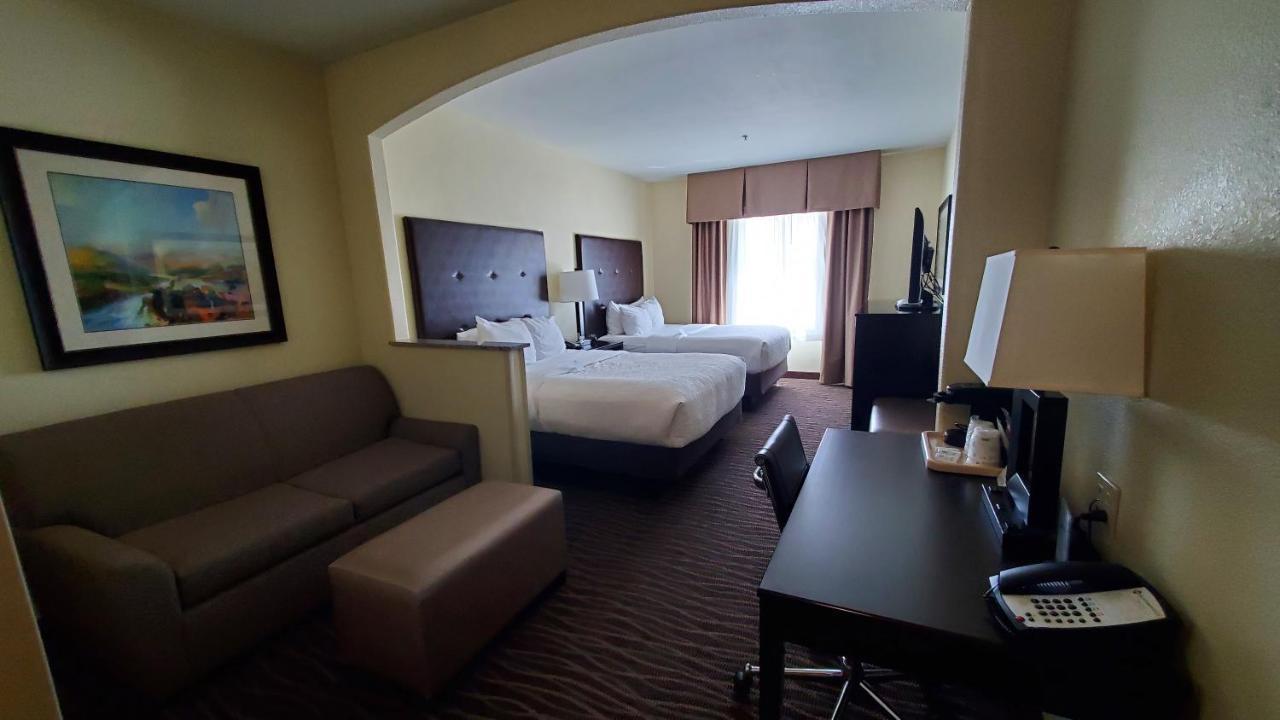 Mini Suite with Two Queen Beds - Disability Access/Non-Smoking