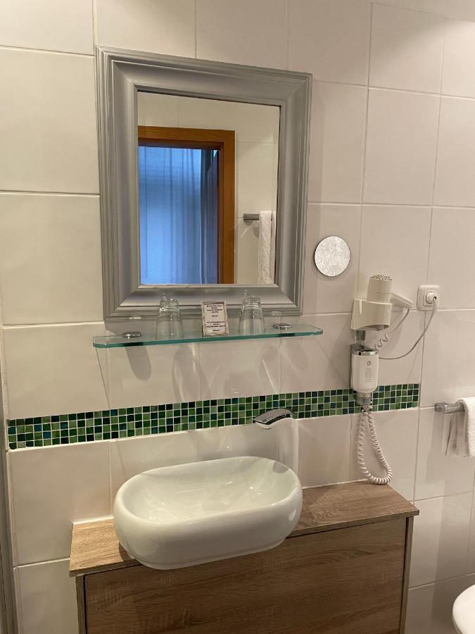 Basic Double Room