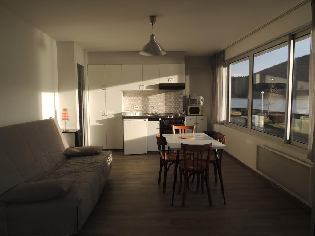 One-Bedroom Apartment,1039149742:JPEG