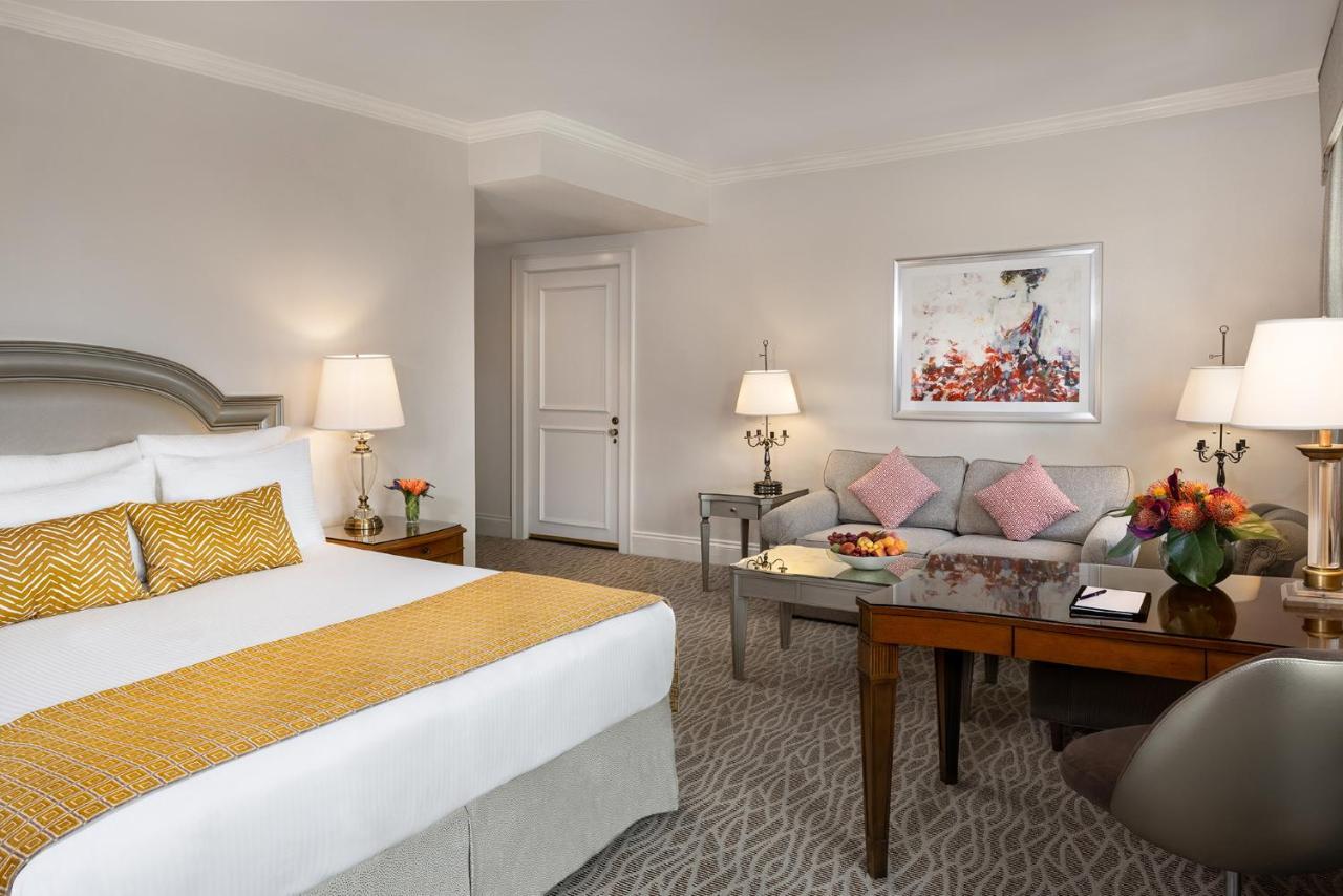 Corner King Room