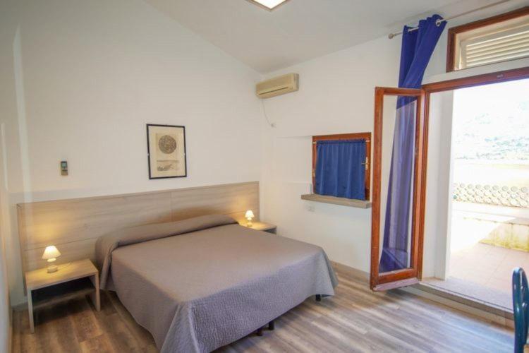 Double or Twin Room Sea View