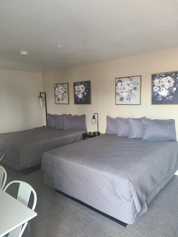 Standard Queen Room Two Queen Beds
