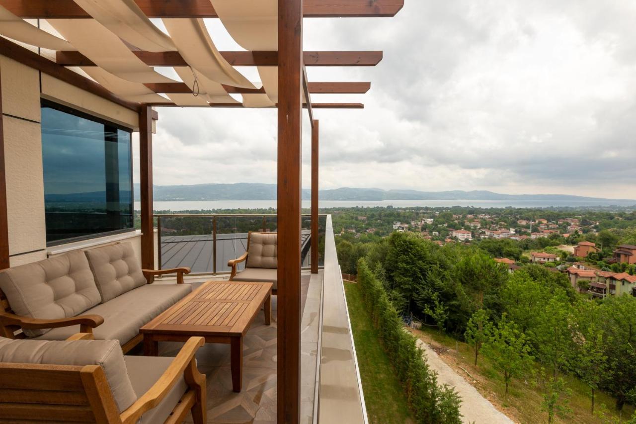 Presidential Suite Lake View