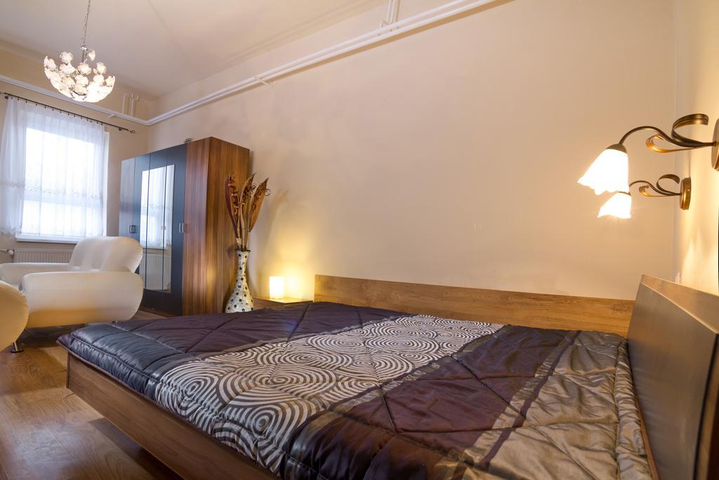 Queen Room Two Queen Beds Non-Smoking