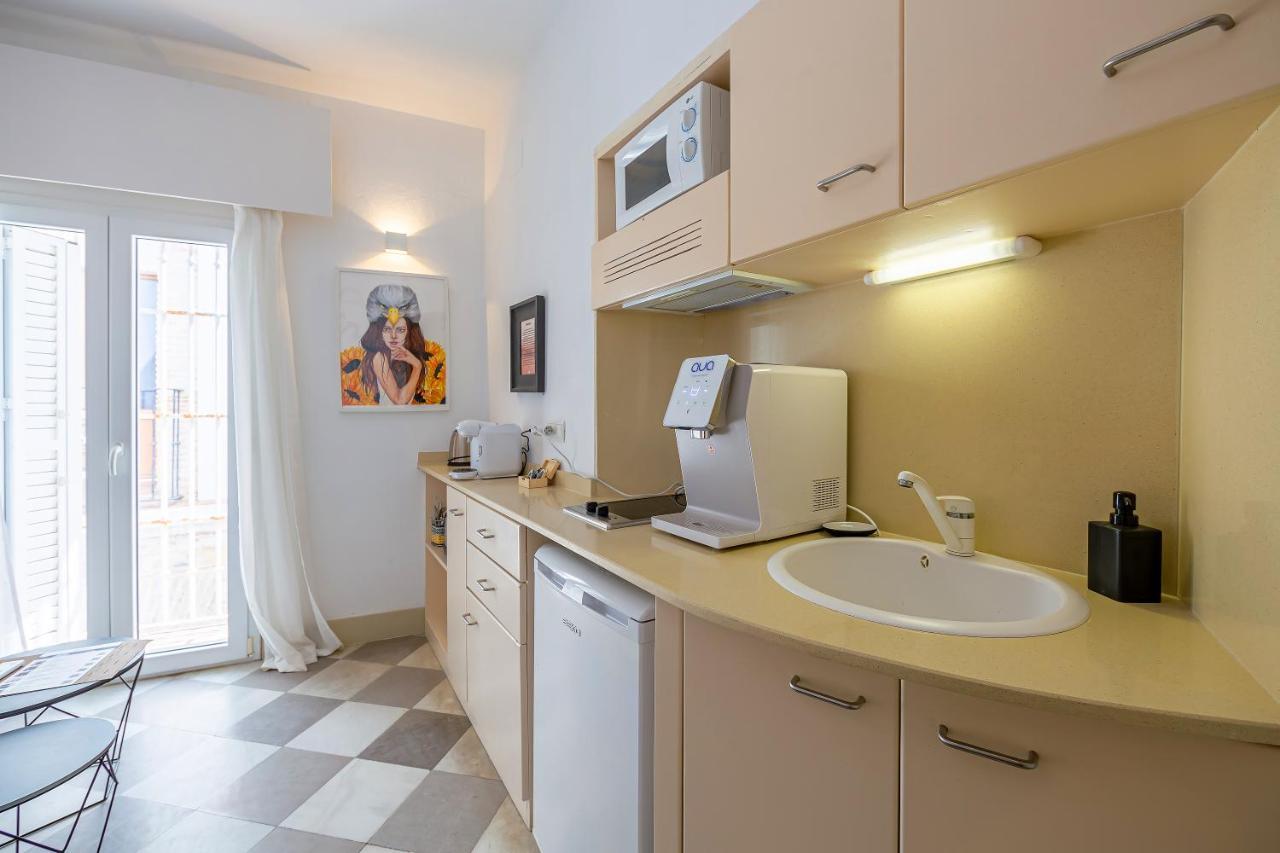 Exterior Suite