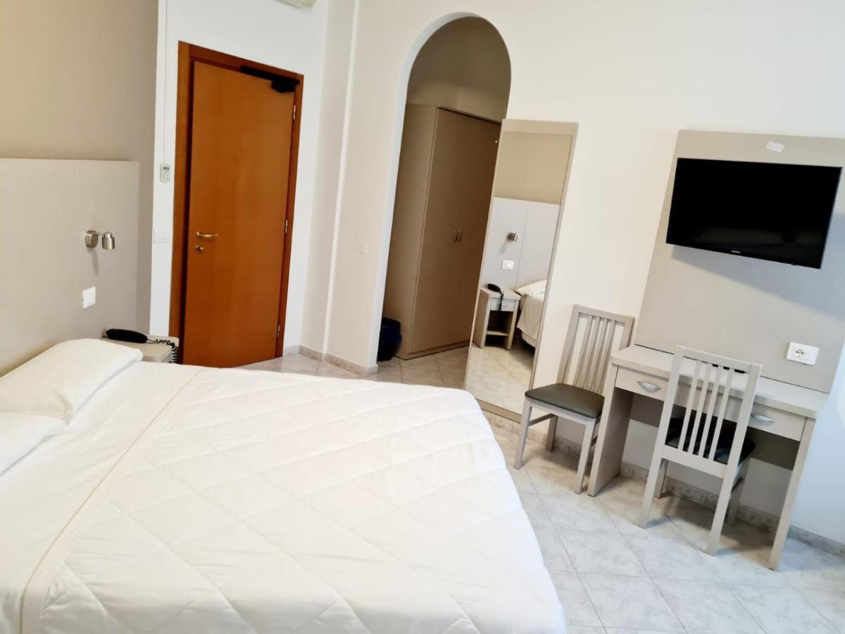 Double or Twin Room,1149525898:JPEG
