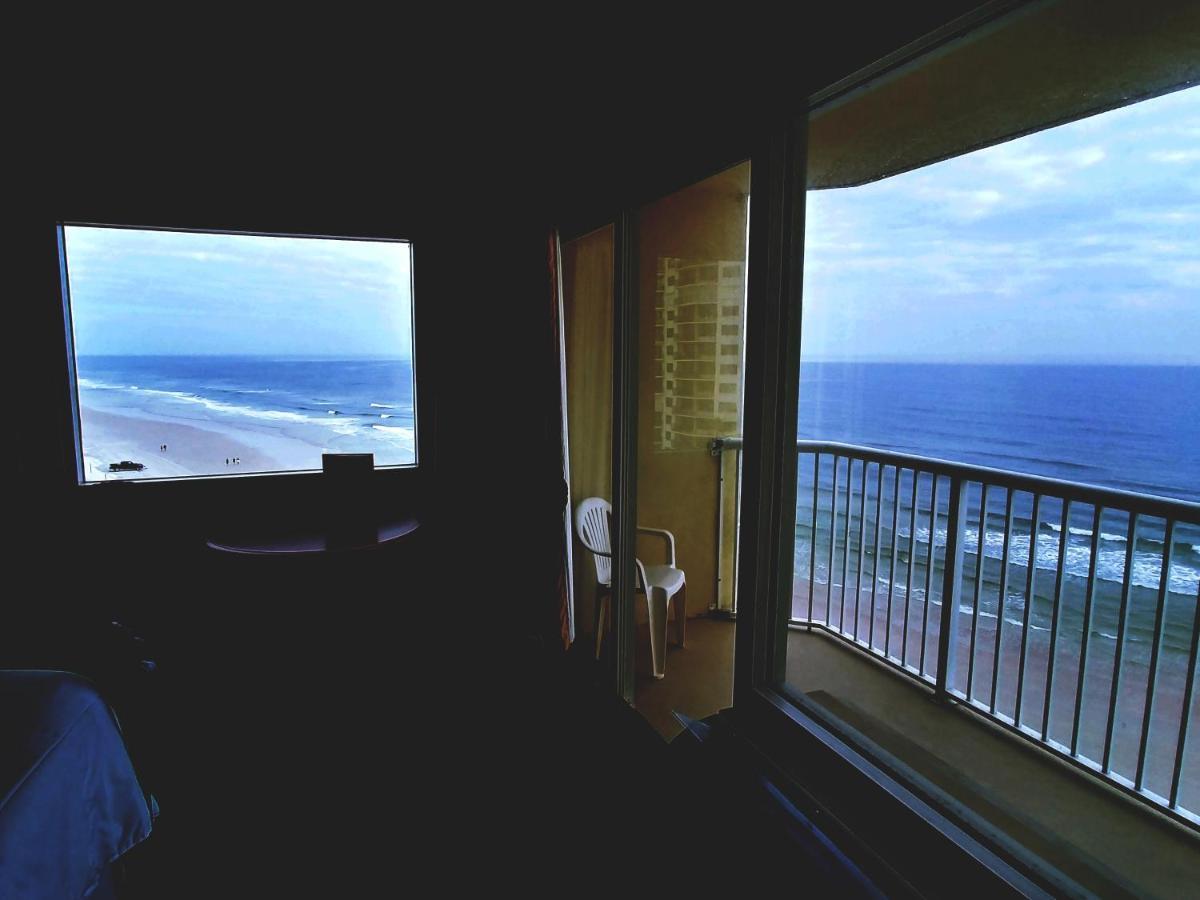 Deluxe Queen Room Oceanfront