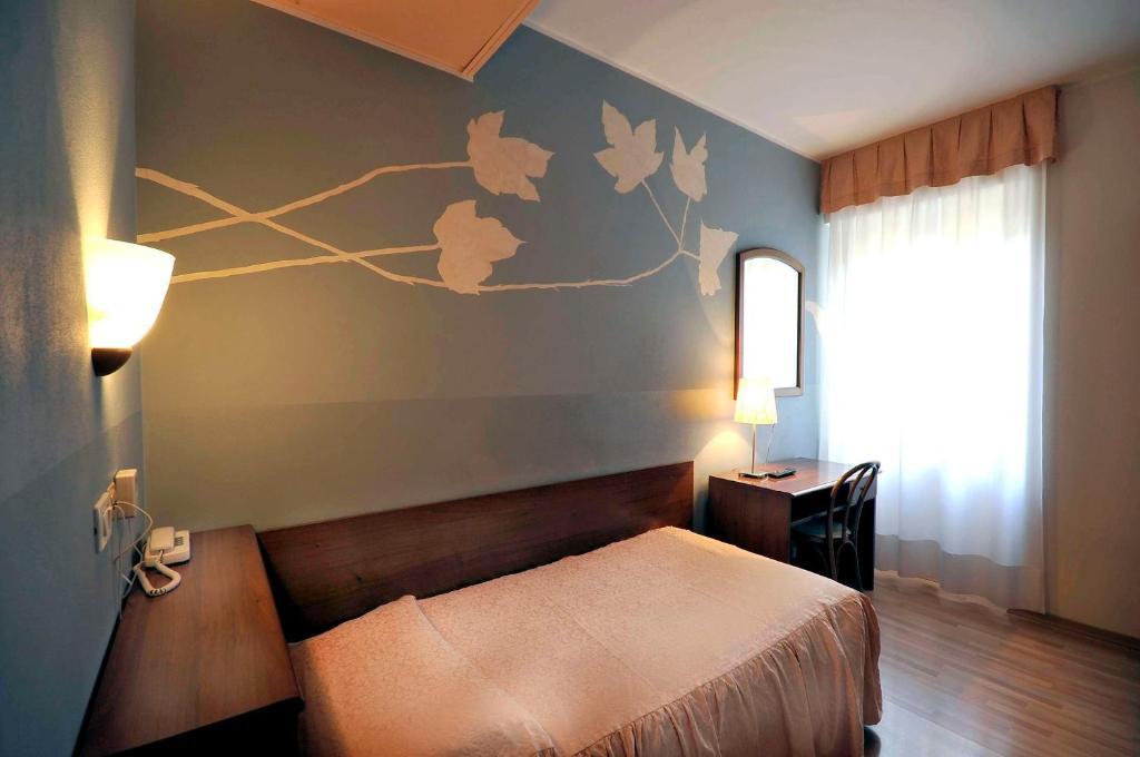 Single Room,11664036:JPEG