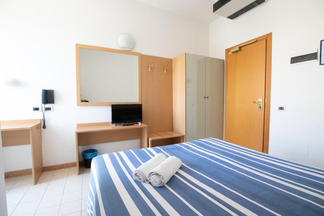 Economy Double or Twin Room No Box Doccia