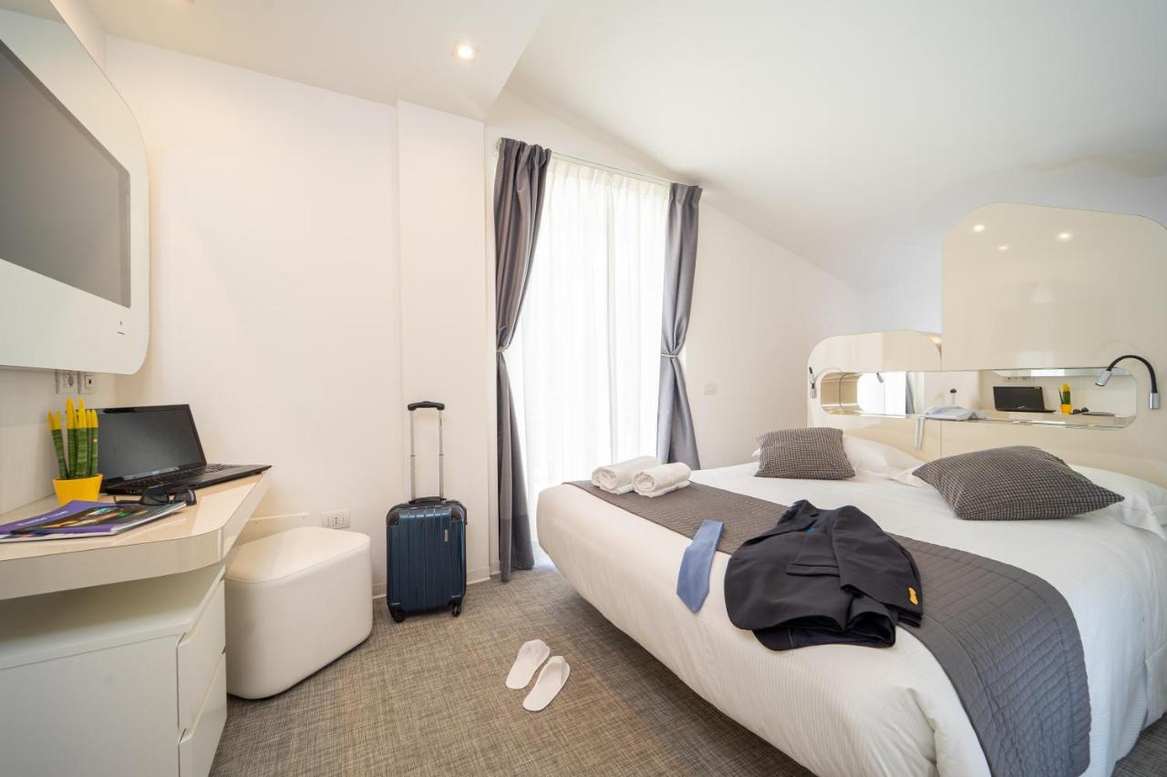 Deluxe Double Room,1152810723:JPEG