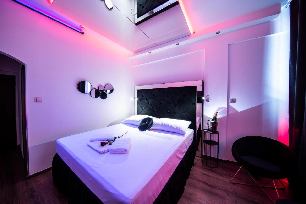 Elegant Double Room Pool Access