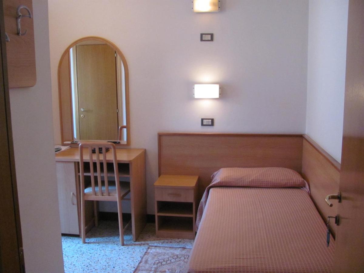 Single Room,1152594900:JPEG