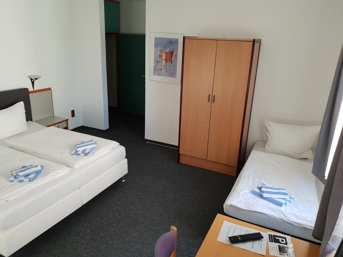 Triple Room 13,1152660573:JPEG