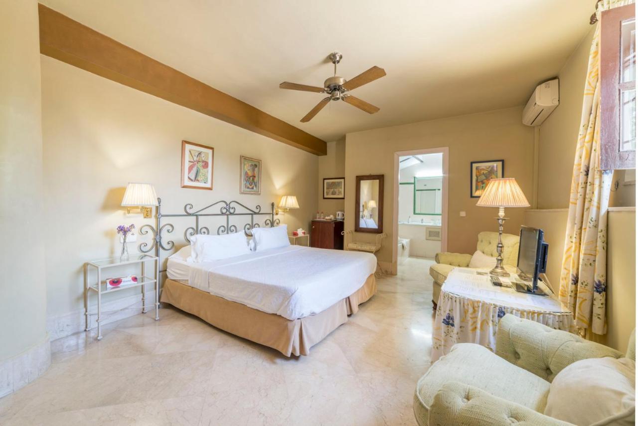 Double or Twin Room Garden View
