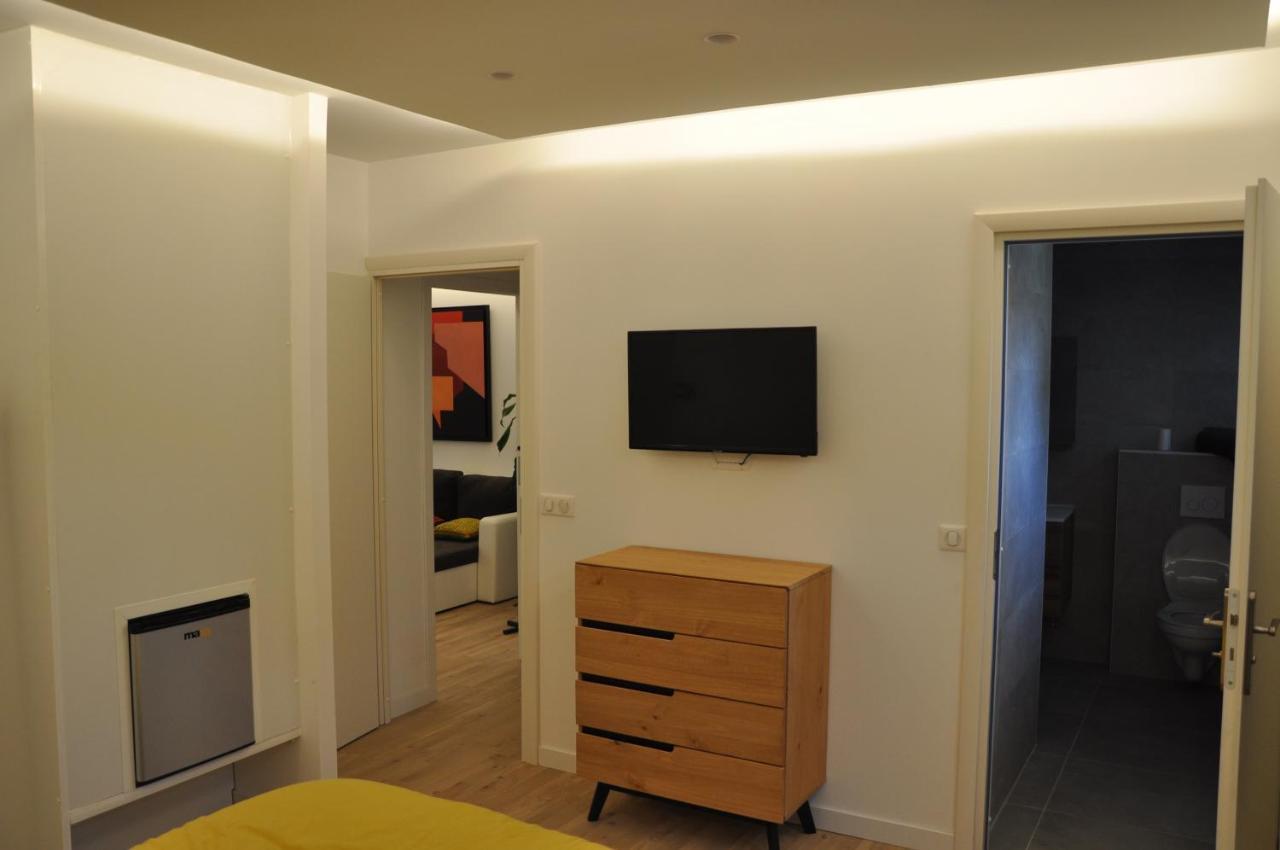 Small Single Room,1153775691:JPEG