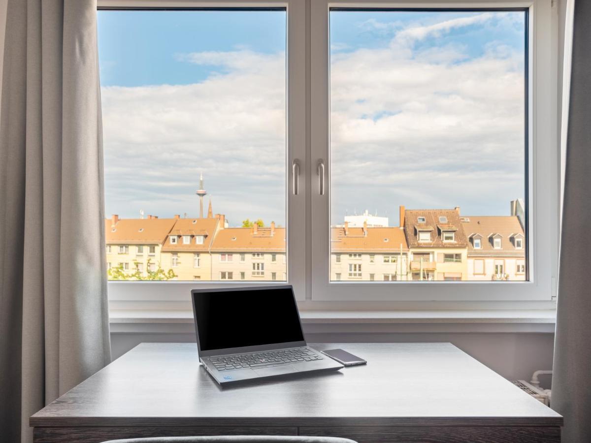 Medium Studio Kitchenette Workspace