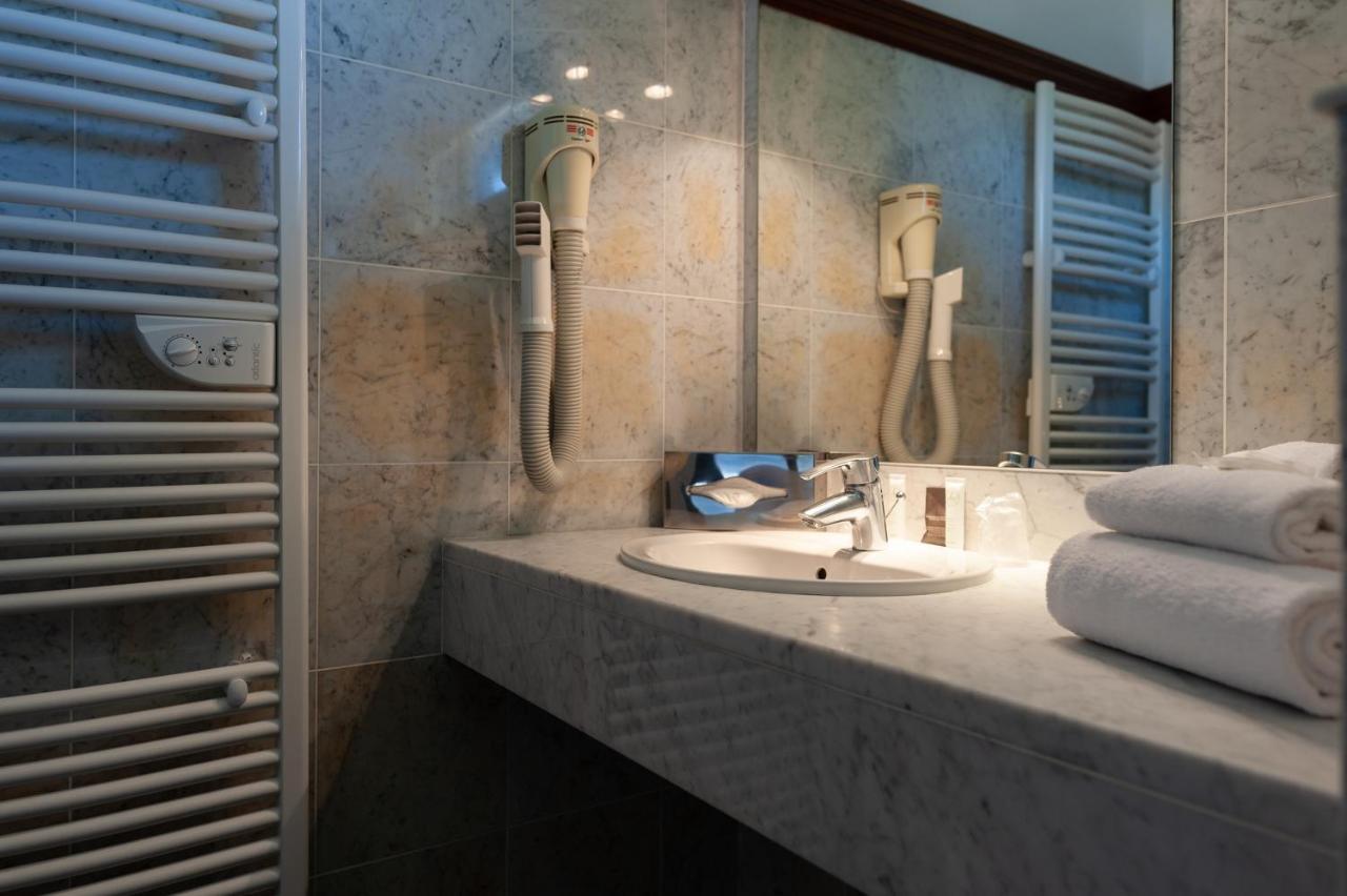 Double Room Bath