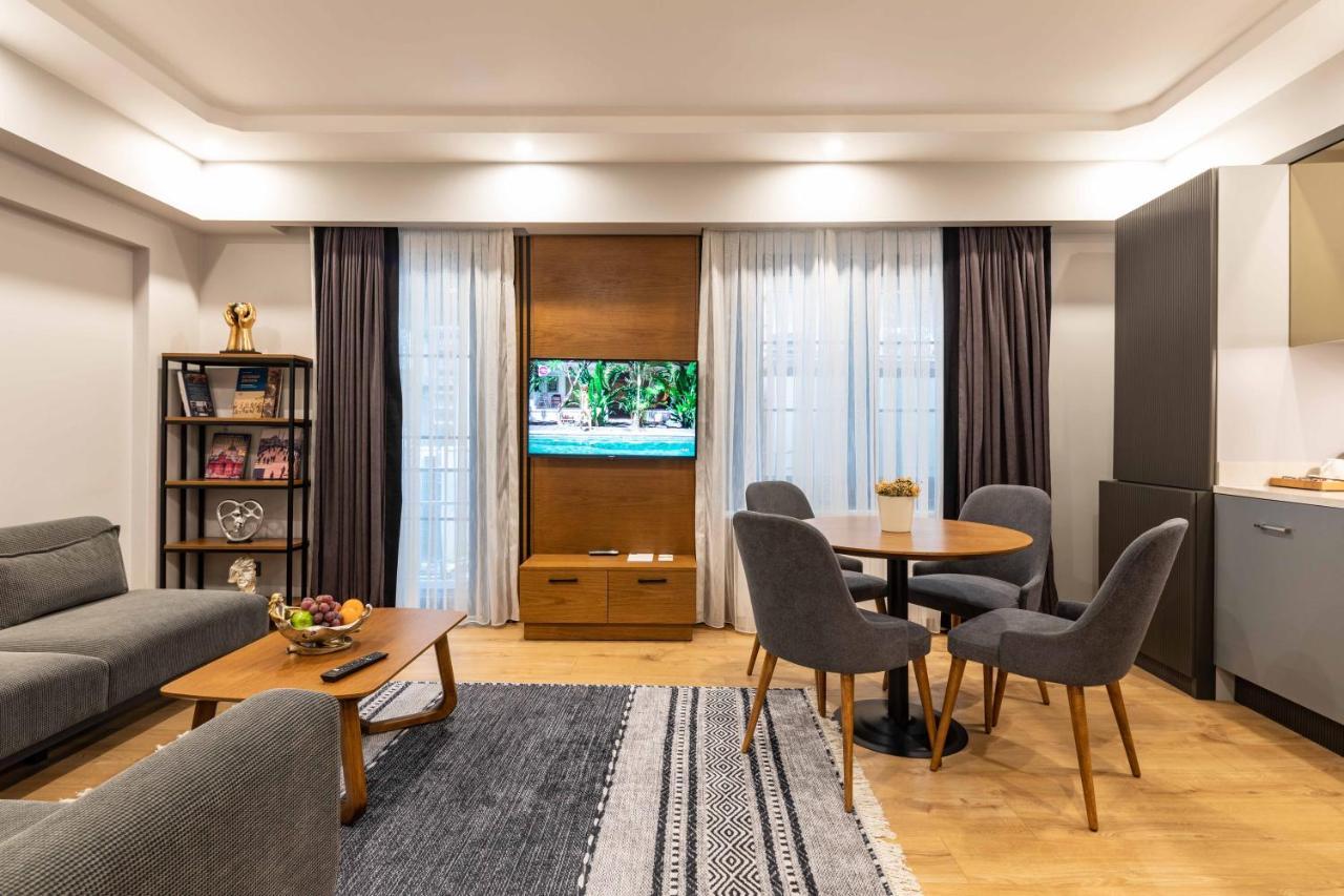 Deluxe King Suite,1154415459:JPEG