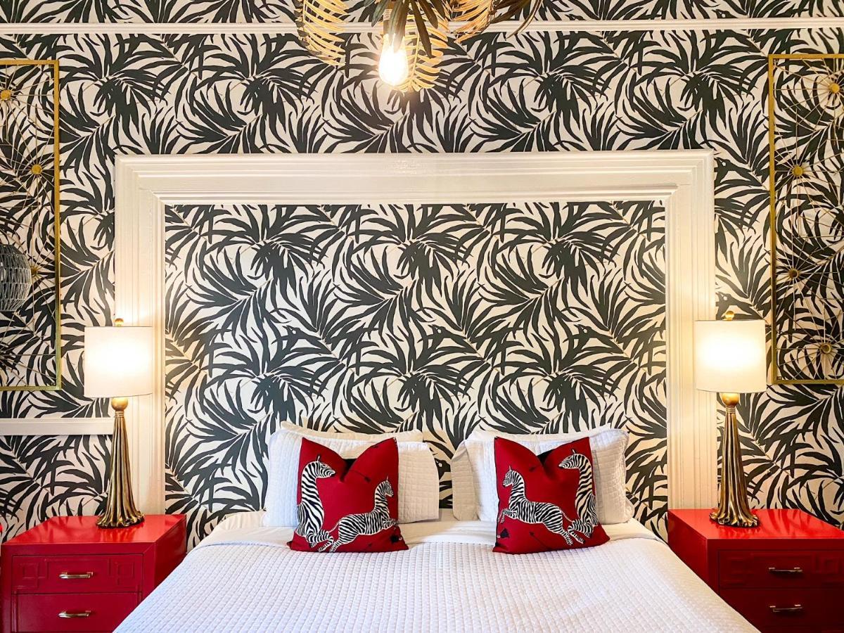 Room 8