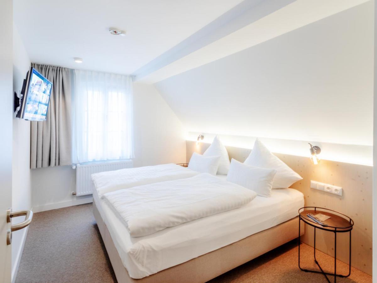 Two-Bedroom Apartment,1154584272:JPEG