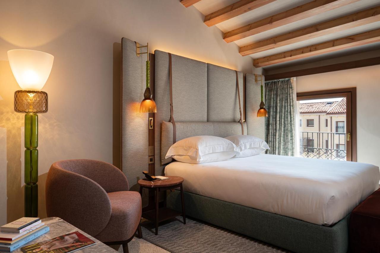 Junior Suite,1613012818:JPEG