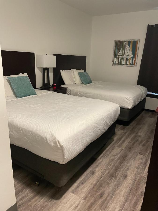 Standard Queen Room Two Queen Beds