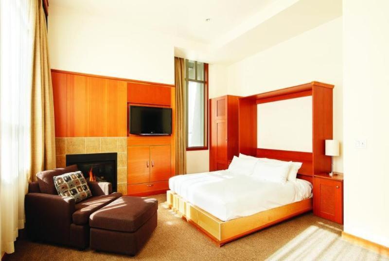 Studio Suite,1155544698:JPEG