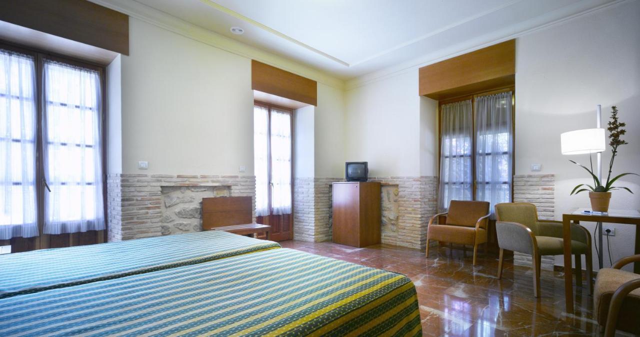 Family Room Spa access