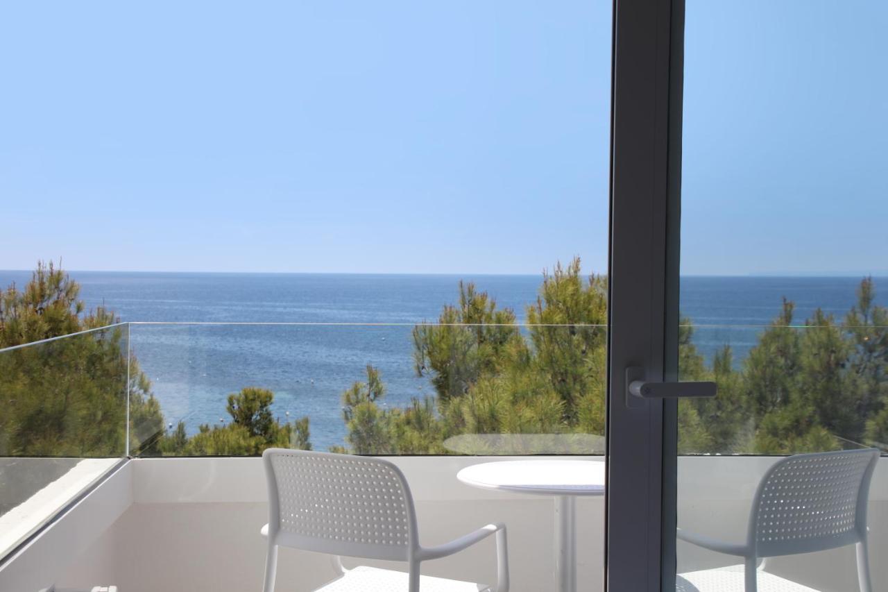 Double Room Sea View Priority Location